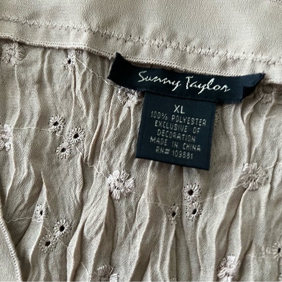 Sunny Taylor Cream Bell Sleeve Blouse with Tie Front - Picture 2 of 6